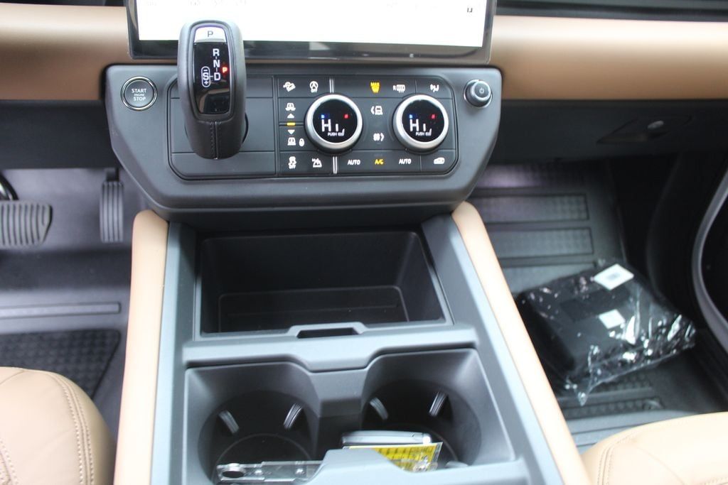 2026 Land Rover Defender X-Dynamic SE - Photo 45