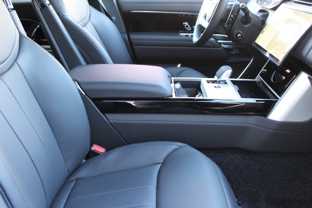 New 2025 Land Rover Range Rover SE 530PS SUV