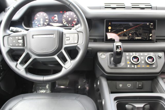 2024 Land Rover Defender 110 X-Dynamic SE photo 3