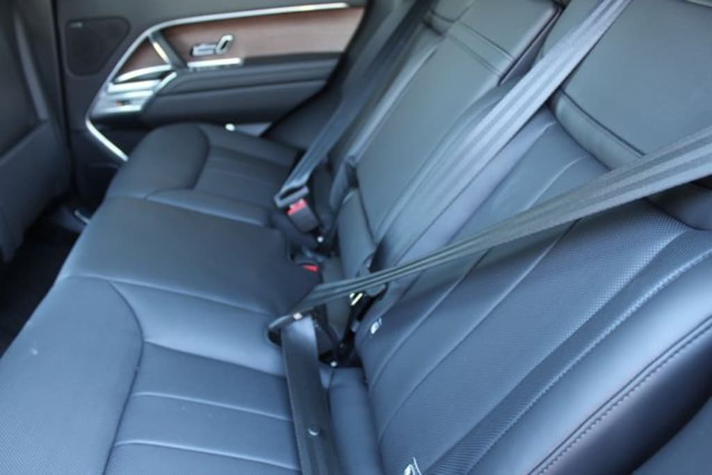 New 2026 Land Rover Range Rover SE 400PS SUV