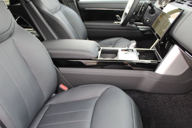 2025 Land Rover Range Rover Autobiography photo 3