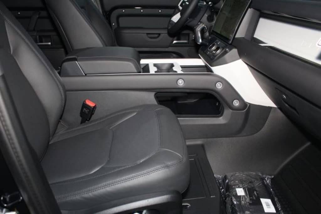 New 2026 Land Rover Defender 130 X-Dynamic SE SUV