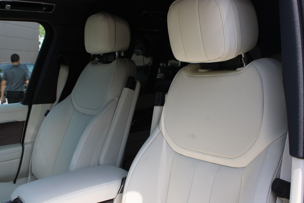 2026 Land Rover Range Rover SE - Photo 6