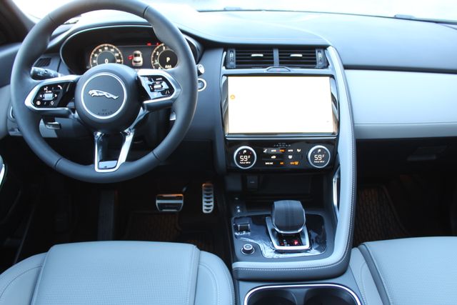 2024 Jaguar E-PACE P250 R-Dynamic SE photo 4