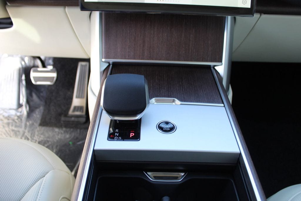 2025 Land Rover Range Rover SE - Photo 29