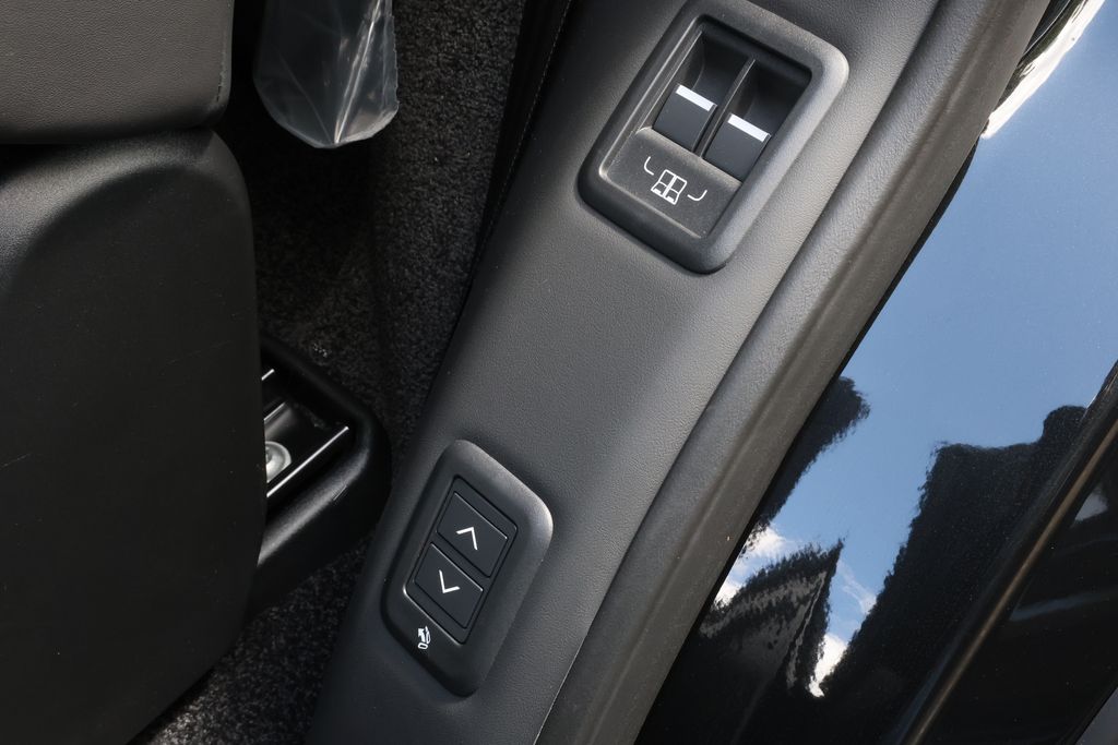 2026 Land Rover Range Rover SE - Photo 14