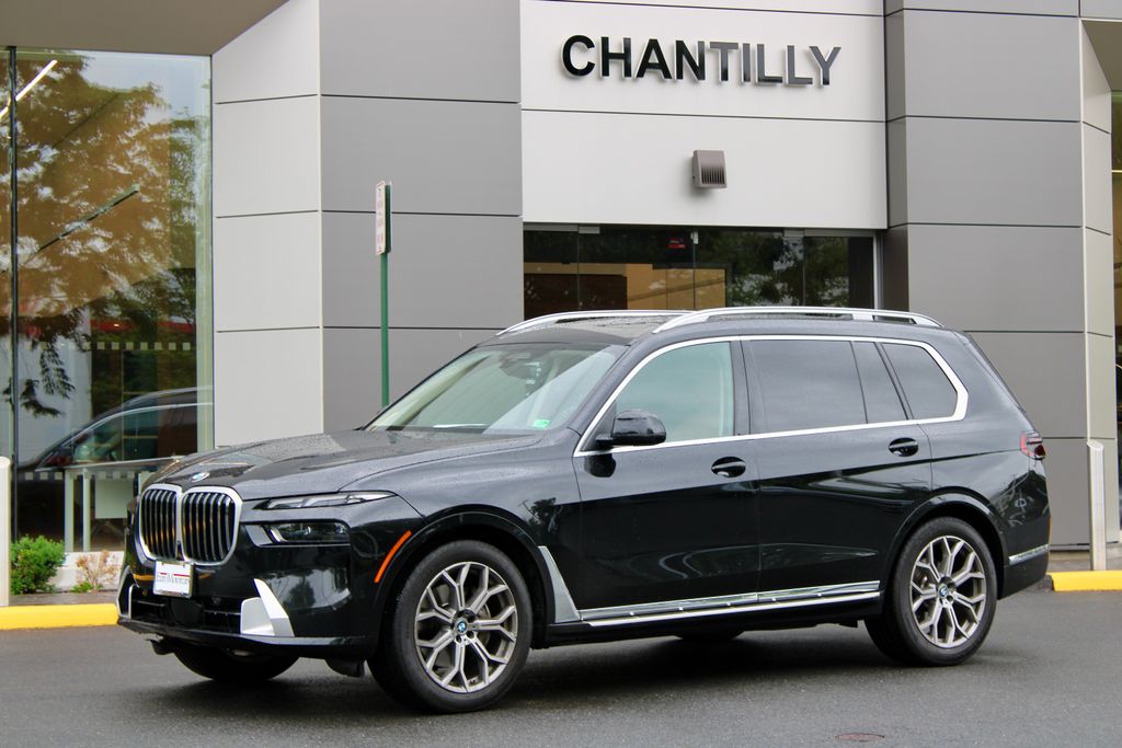 2023 BMW X7 xDrive40i's photo