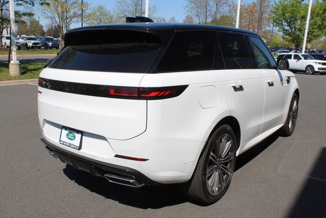 2025 Land Rover Range Rover Sport SE photo 2