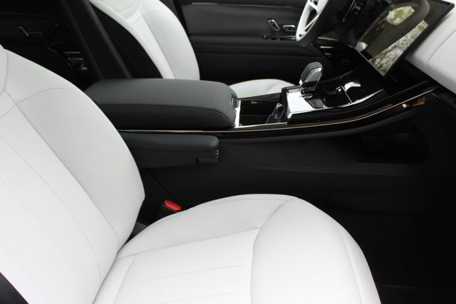 2025 Land Rover Range Rover Sport P400 Dynamic SE photo 2