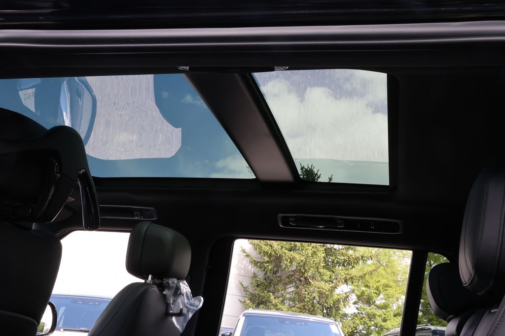 2026 Land Rover Range Rover SE - Photo 13