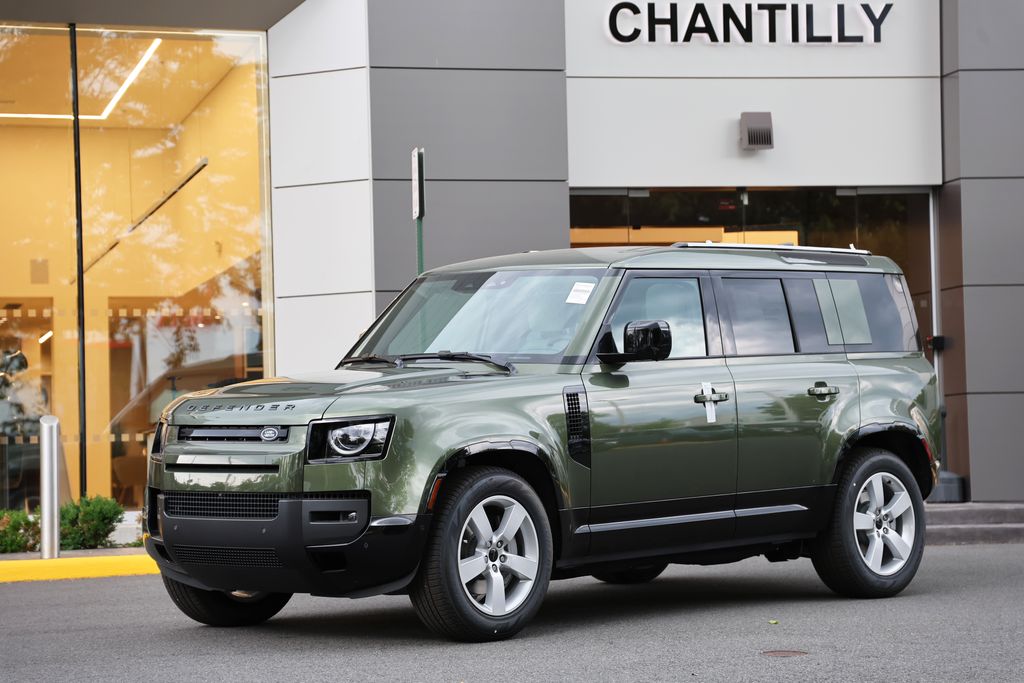 2026 Land Rover Defender 110 X-Dynamic SE P400's photo