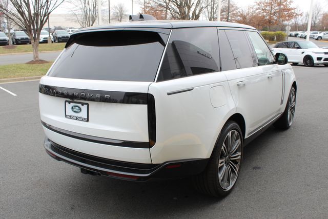 2025 Land Rover Range Rover SE photo 2
