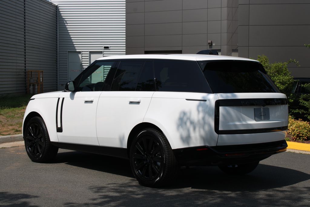 2026 Land Rover Range Rover SE - Photo 3
