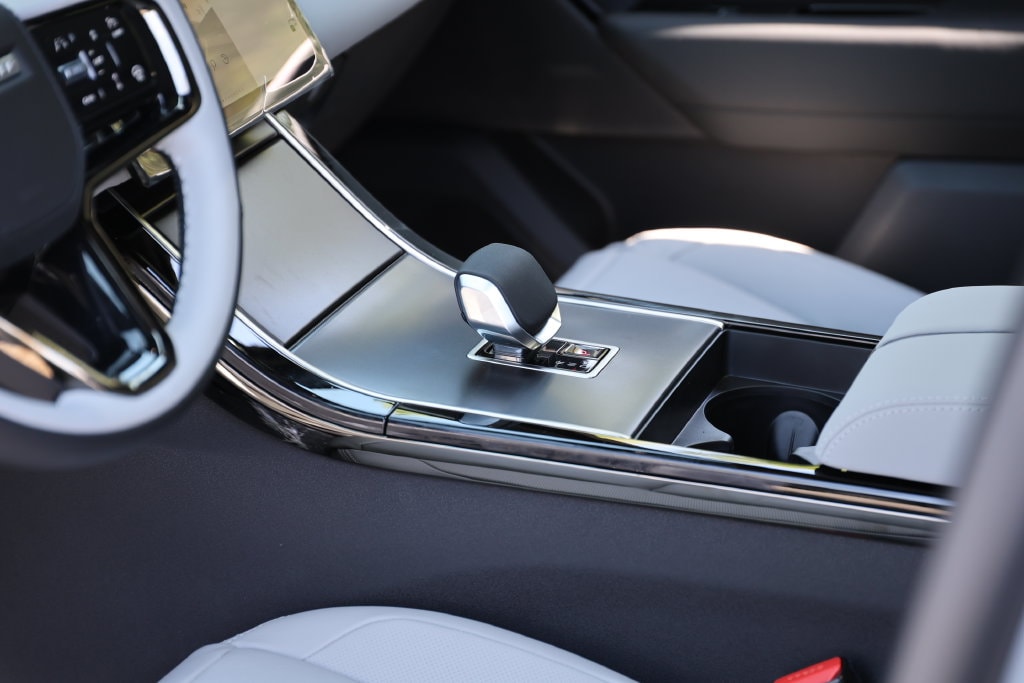 2026 Land Rover Range Rover Velar Dynamic SE - Photo 13