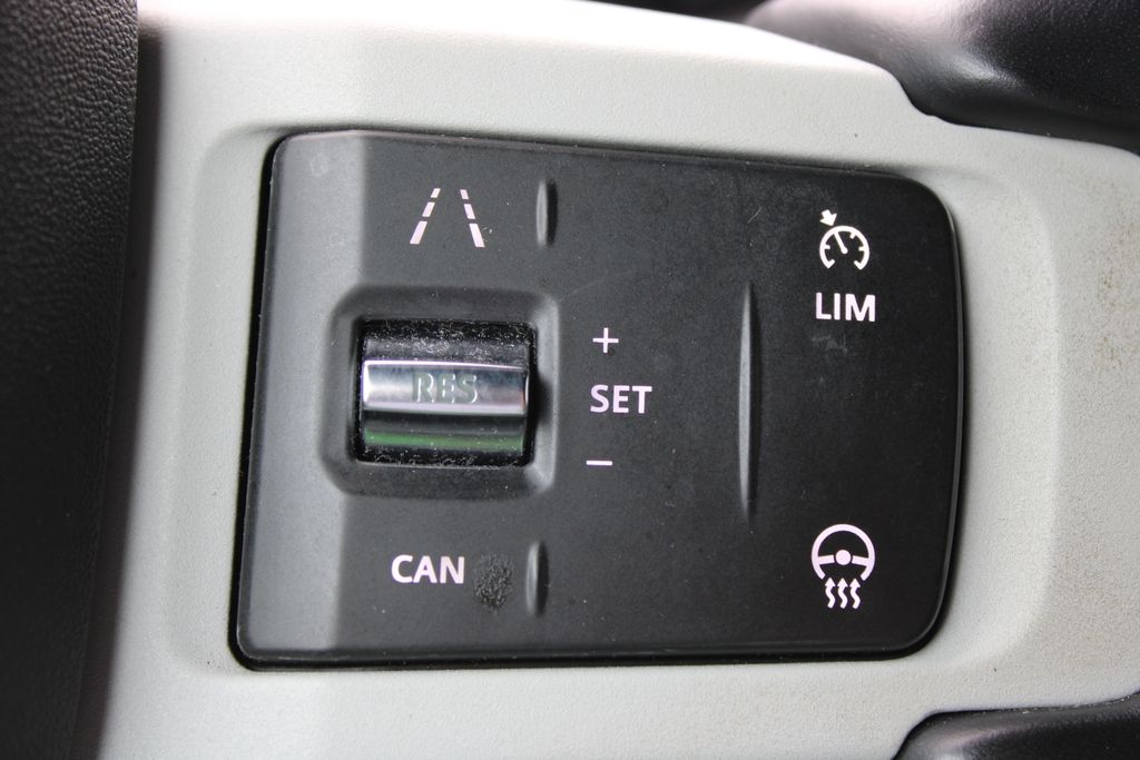 2022 Land Rover Defender X-Dynamic SE - Photo 16