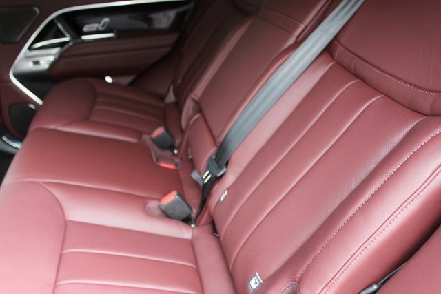 2025 Land Rover Range Rover Autobiography photo 3