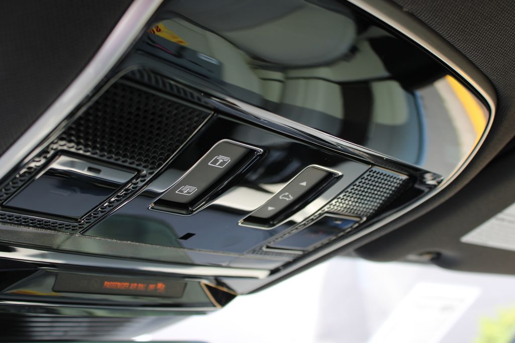 2026 Land Rover Range Rover SE - Photo 15