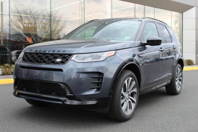 2025 Land Rover Discovery Sport Dynamic SE's photo