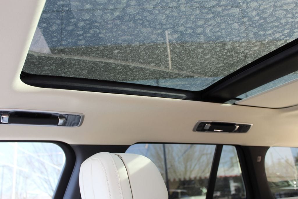 2025 Land Rover Range Rover SE - Photo 35