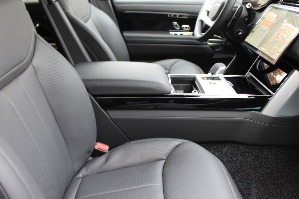 New 2025 Land Rover Range Rover SE 530PS SUV