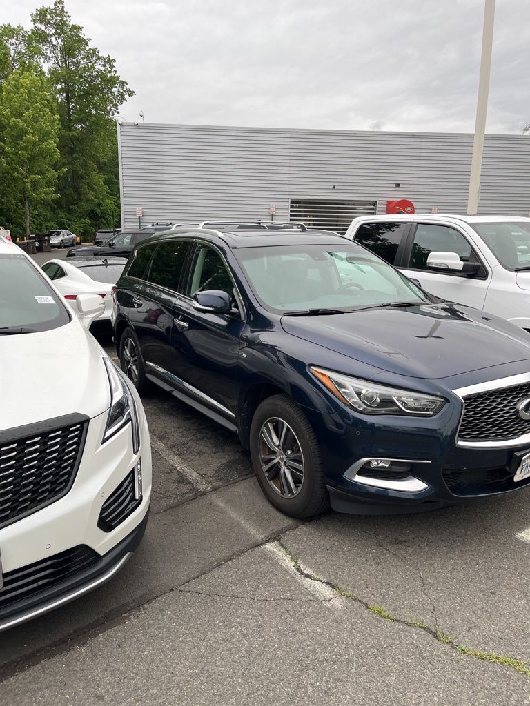 2016 INFINITI QX60 3.5 AWD's photo