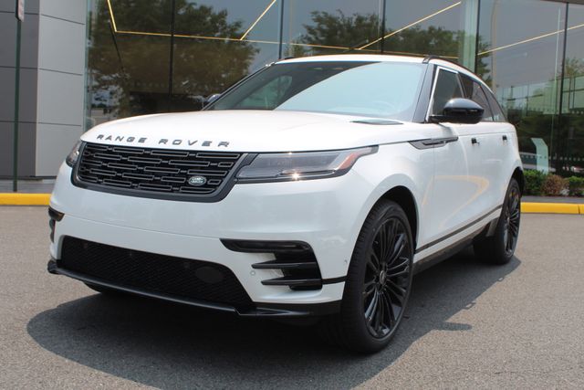 2026 Land Rover Range Rover Velar Dynamic SE's photo