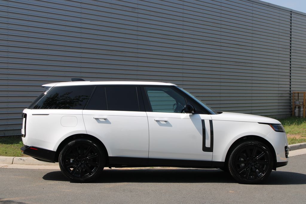 2026 Land Rover Range Rover SE - Photo 4