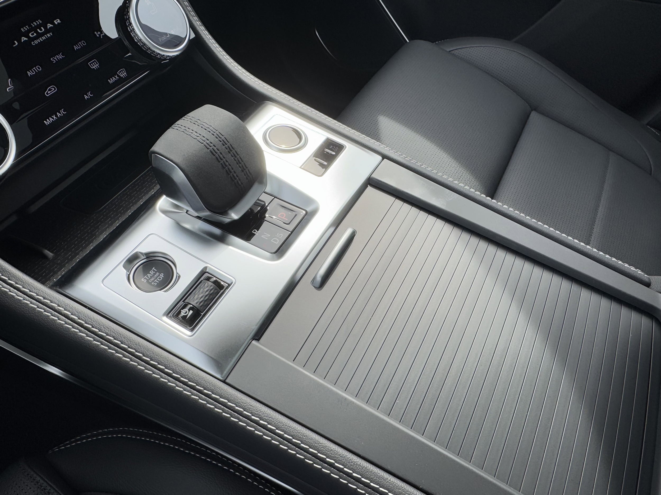 2026 Jaguar F-Pace R-Dynamic S - Photo 23