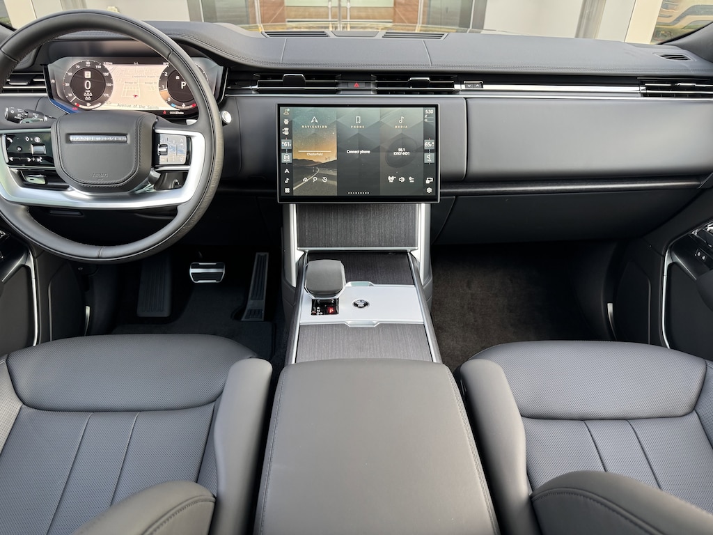 New 2025 Land Rover Range Rover SE SUV