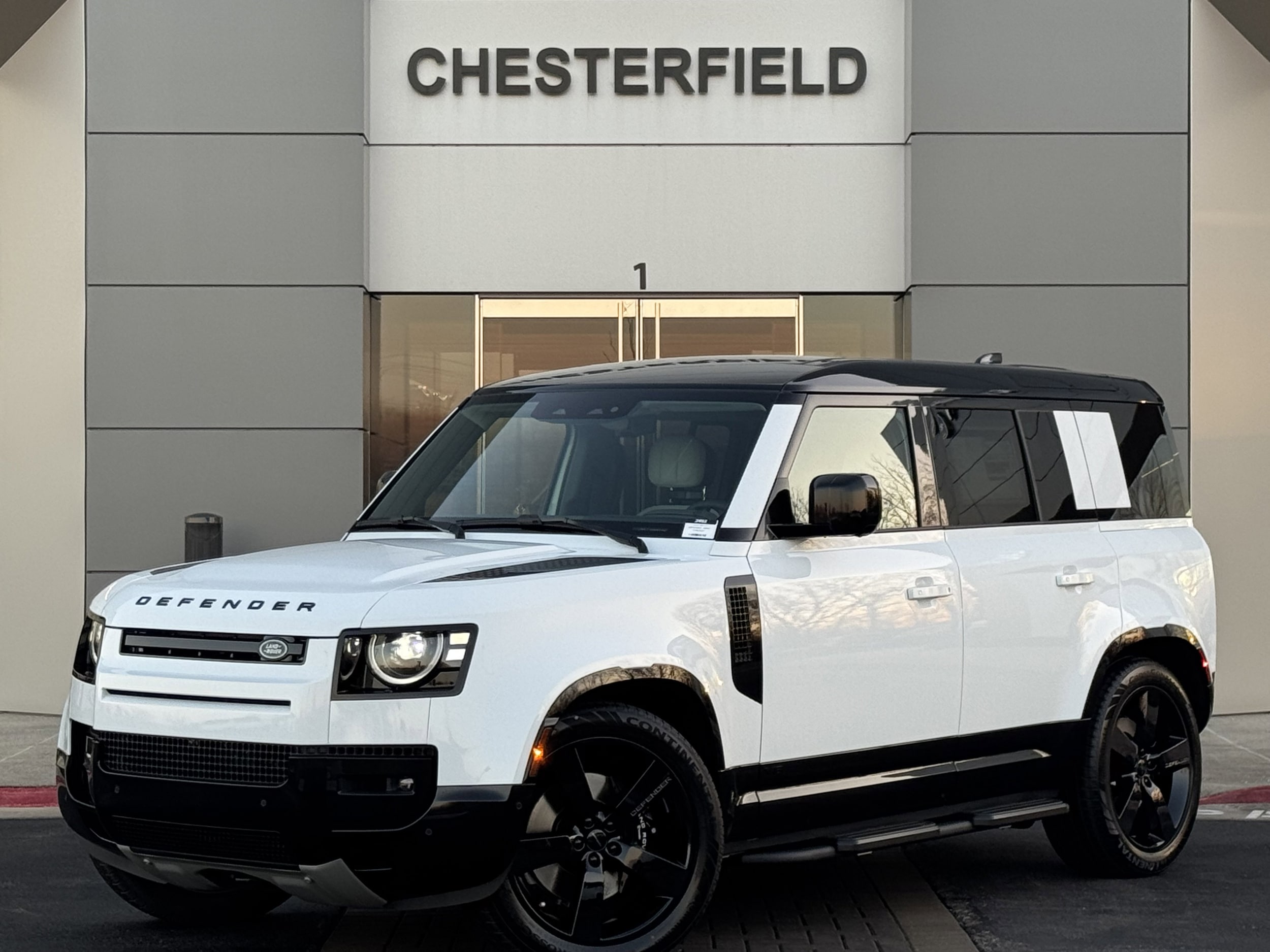 2026 Land Rover Defender V8's photo