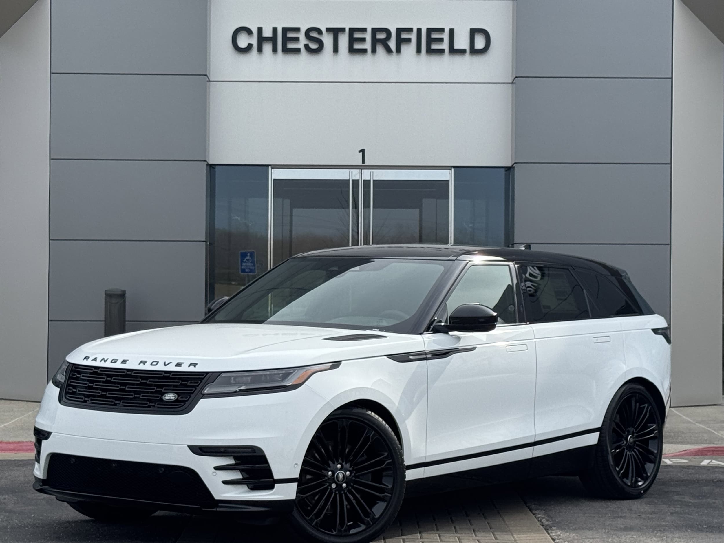 2026 Land Rover Range Rover Velar Dynamic SE