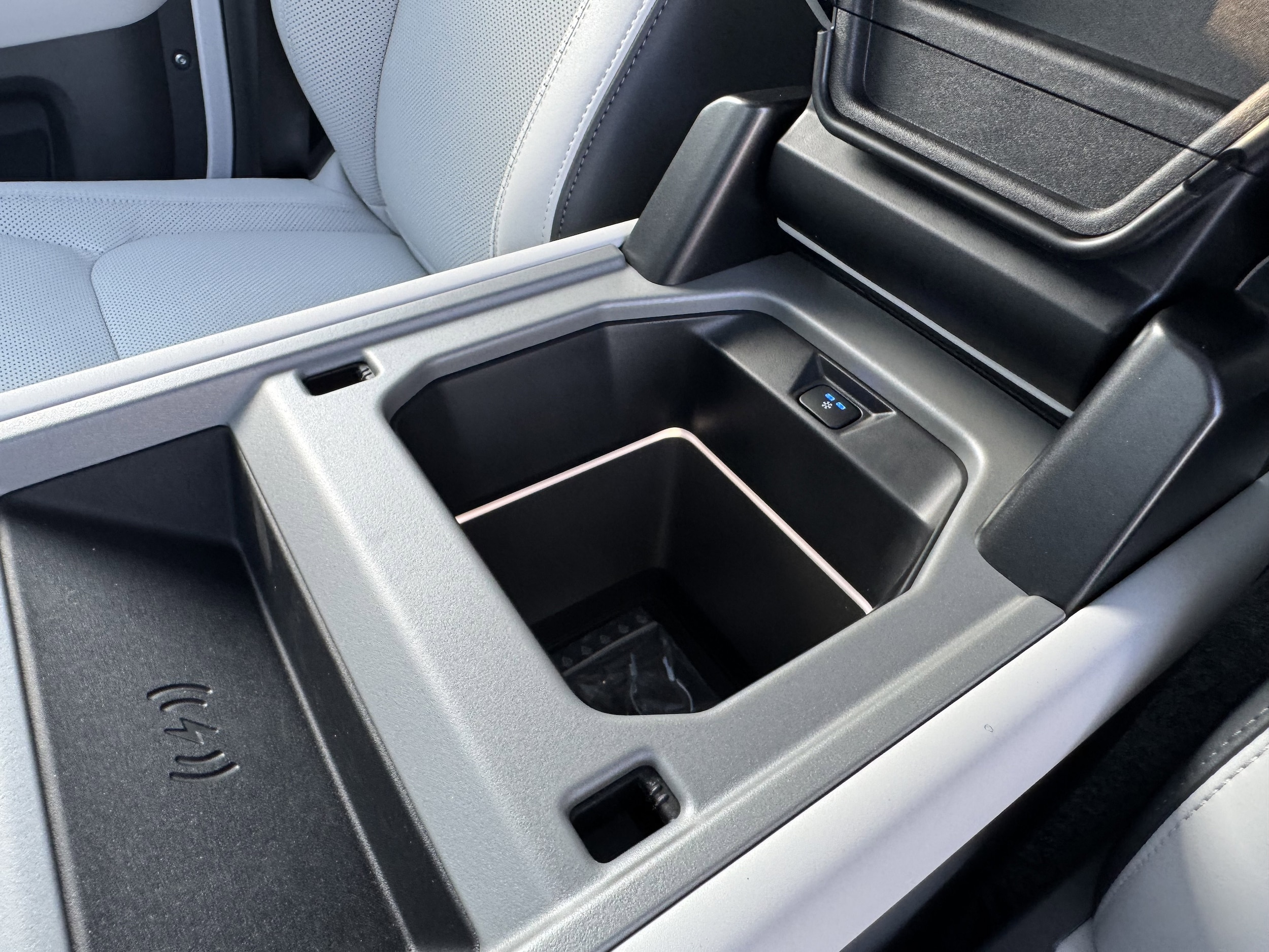 2026 Land Rover Defender V8 - Photo 24