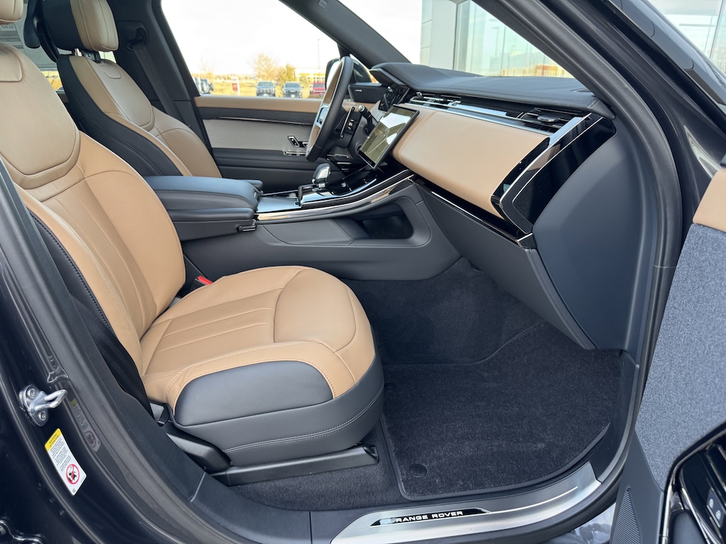 New 2026 Land Rover Range Rover Sport Dynamic SE SUV