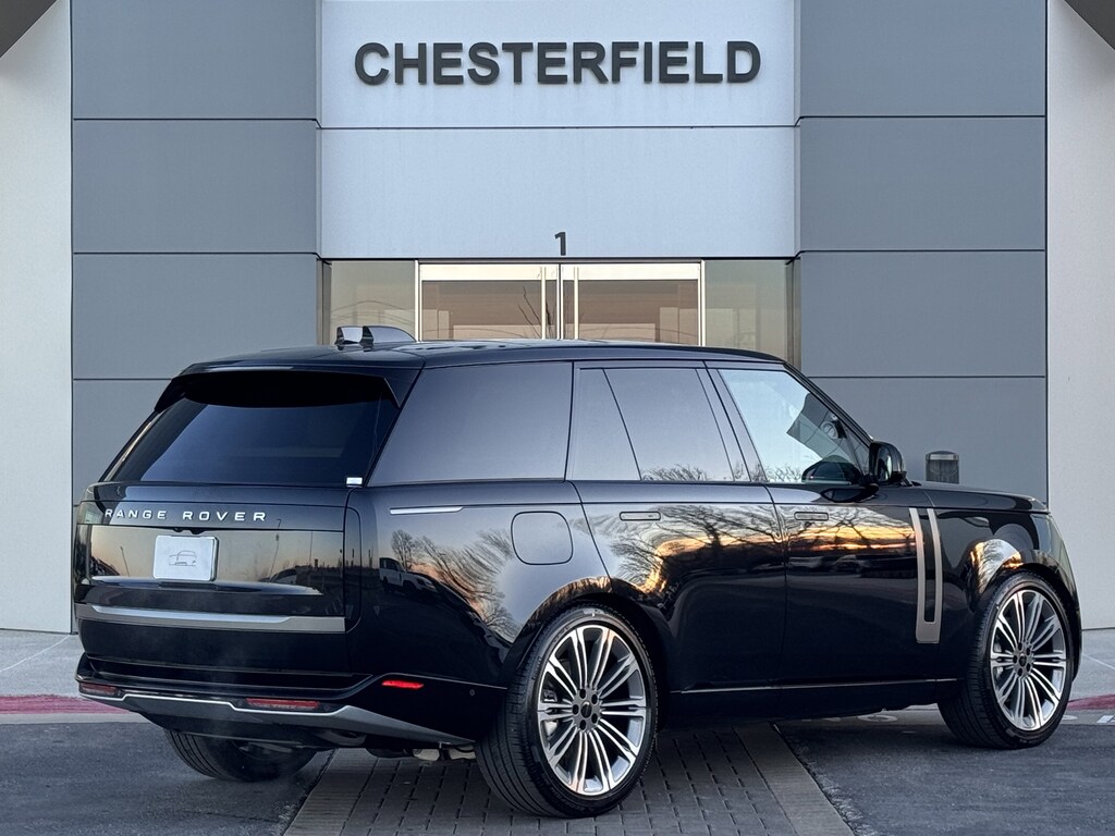 New 2026 Land Rover Range Rover SE P400 SUV