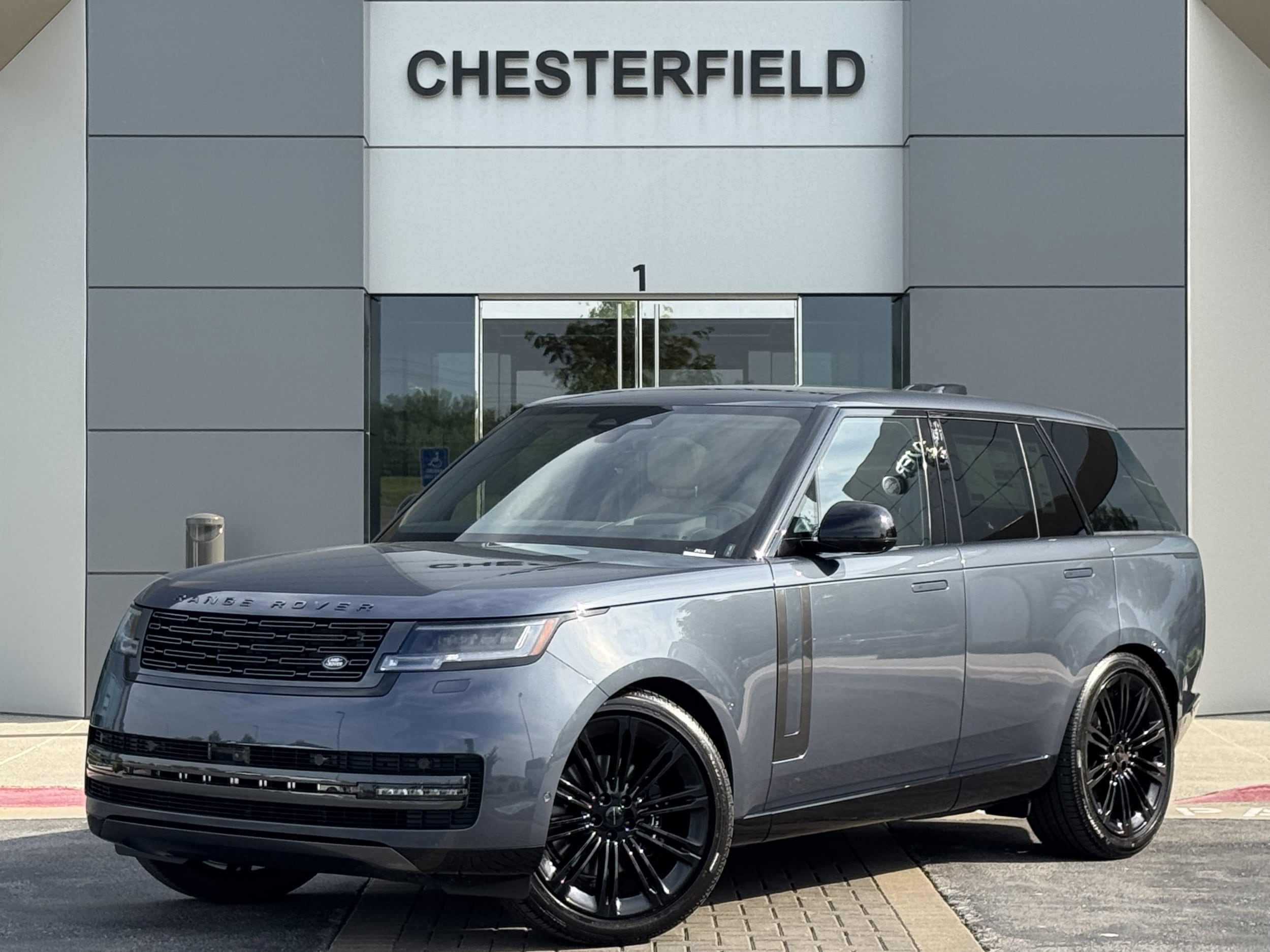 2026 Land Rover Range Rover 3.0 SE SWB's photo