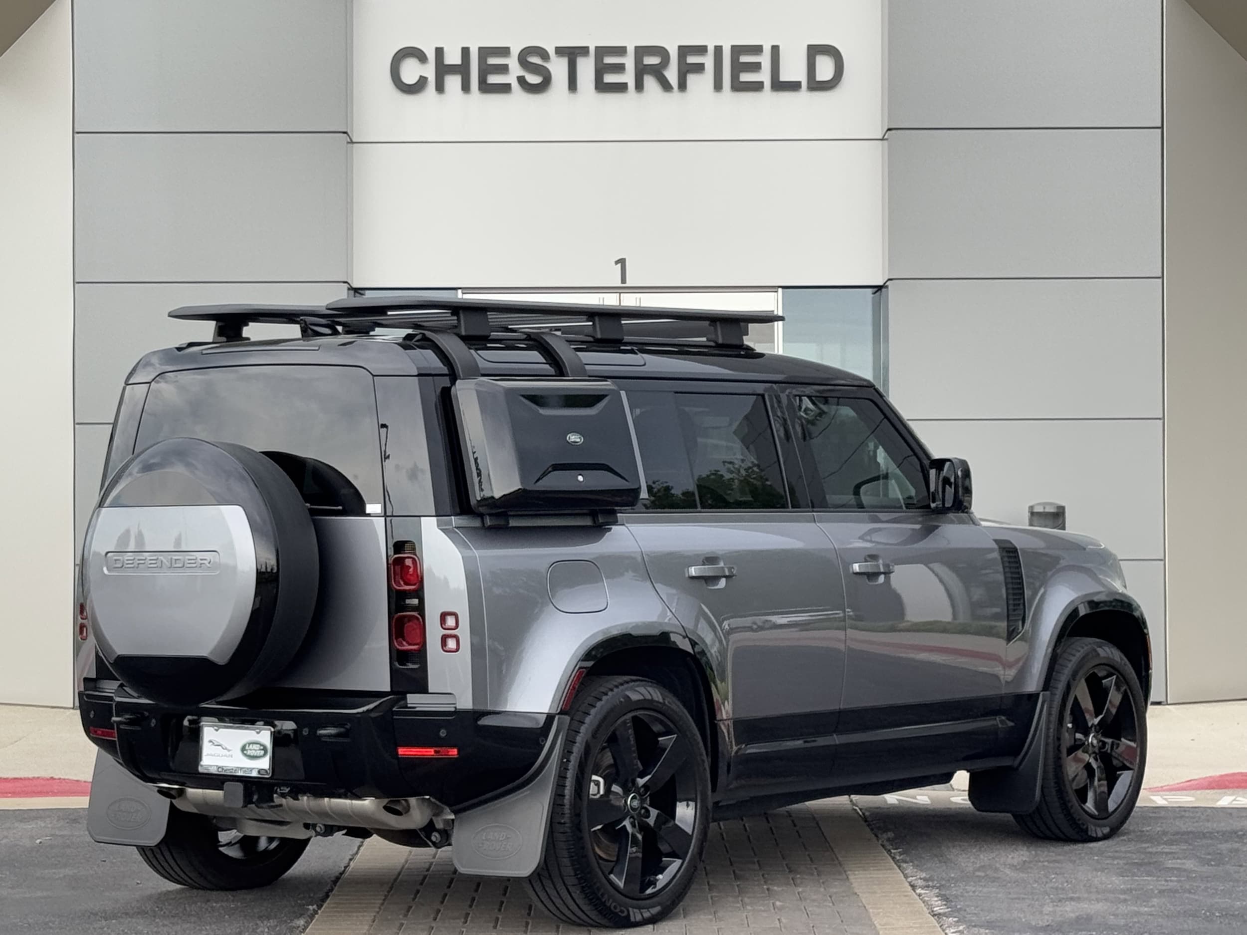 Certified 2024 Land Rover Defender X-Dynamic SE with VIN SALE27EU3R2309895 for sale in Chesterfield, MO