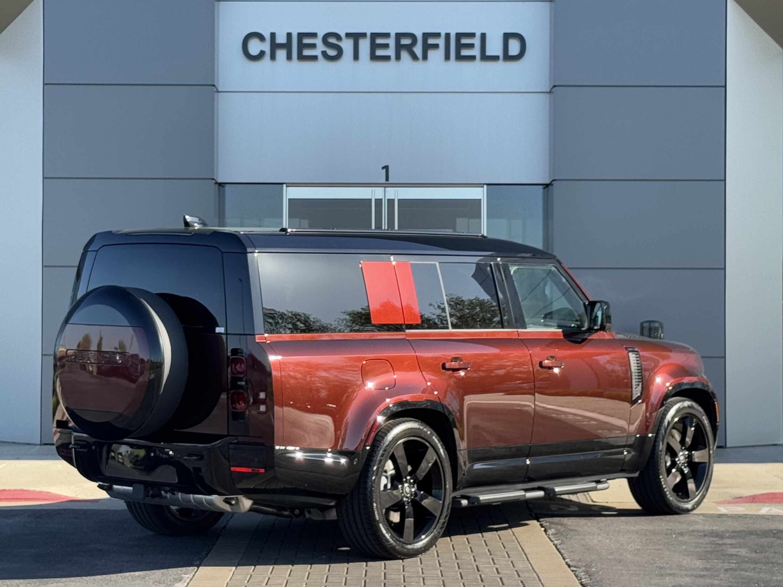 2025 Land Rover Defender 130 X-Dynamic SE photo 2
