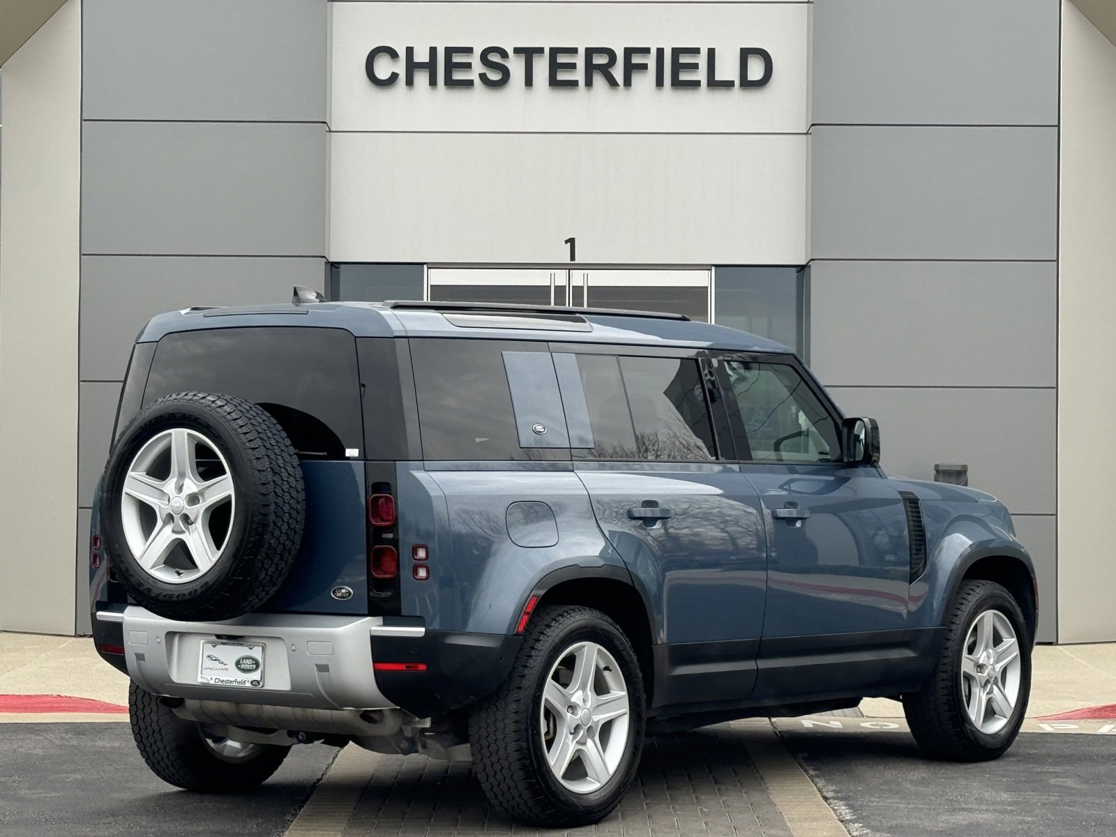 Certified 2022 Land Rover Defender SE with VIN SALEP7RU0N2077682 for sale in Chesterfield, MO