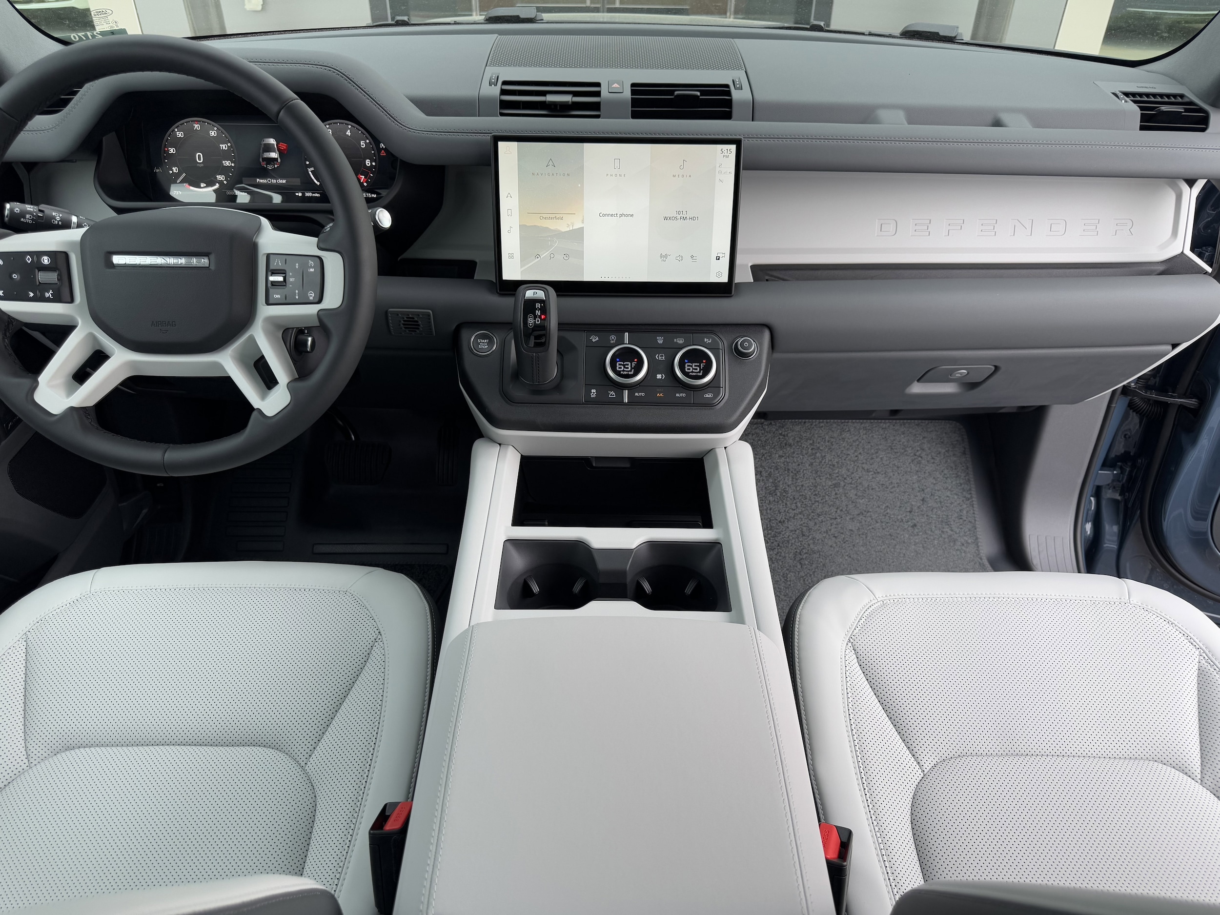 2025 Land Rover Defender 90 S photo 4