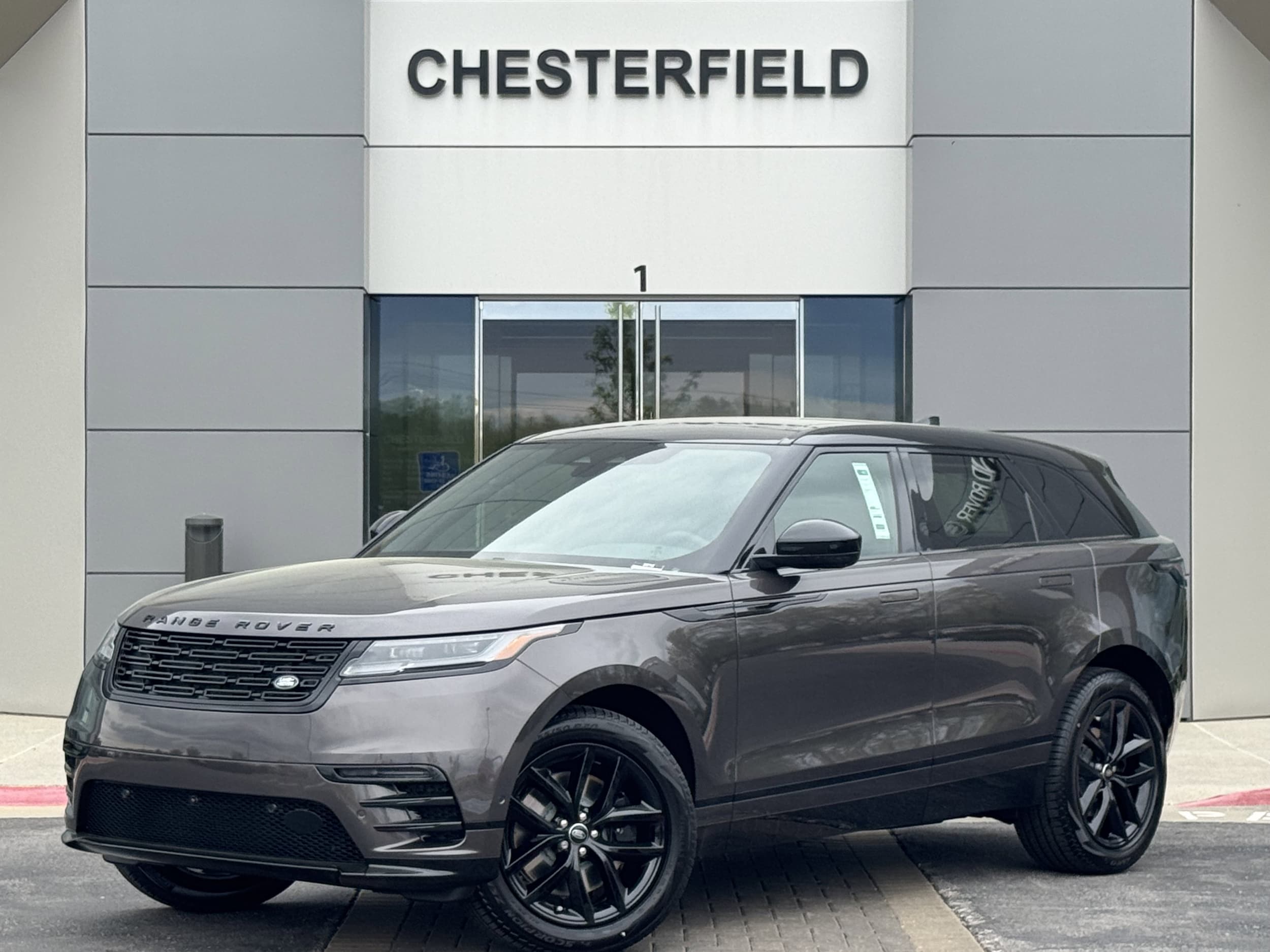 2026 Land Rover Range Rover Velar Dynamic SE
