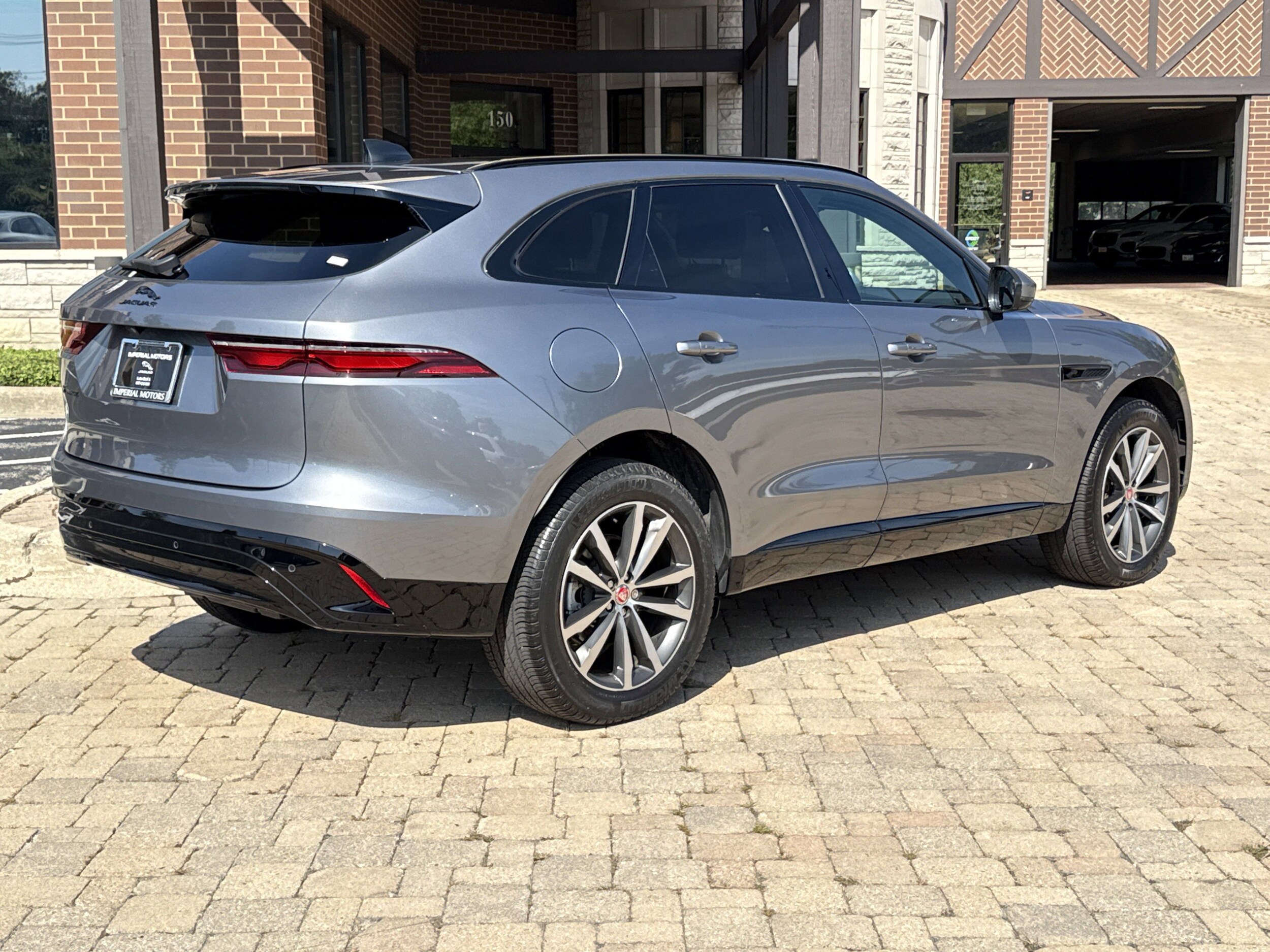 2022 Jaguar F-PACE P250 S photo 2