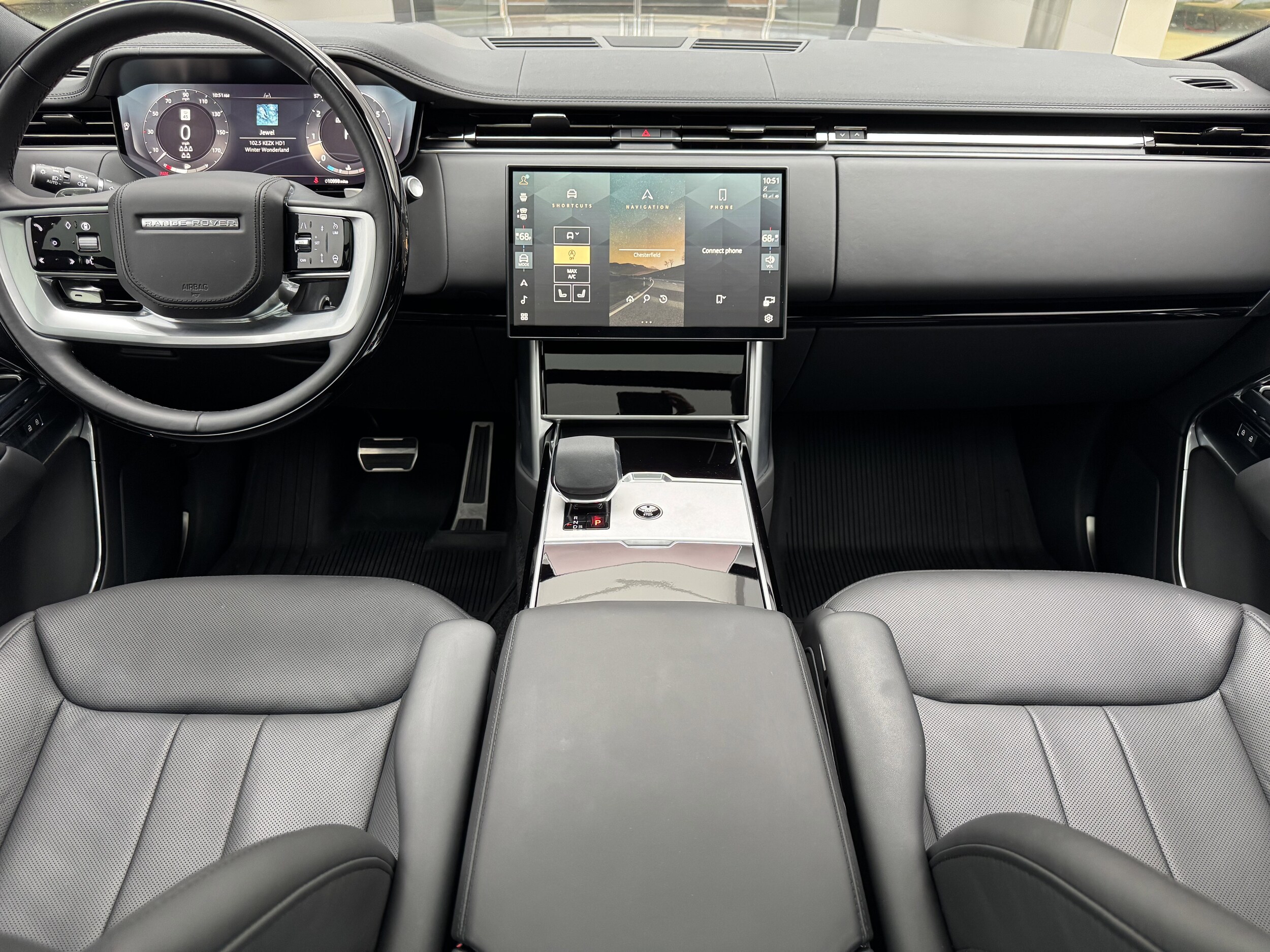 2024 Land Rover Range Rover SE photo 4