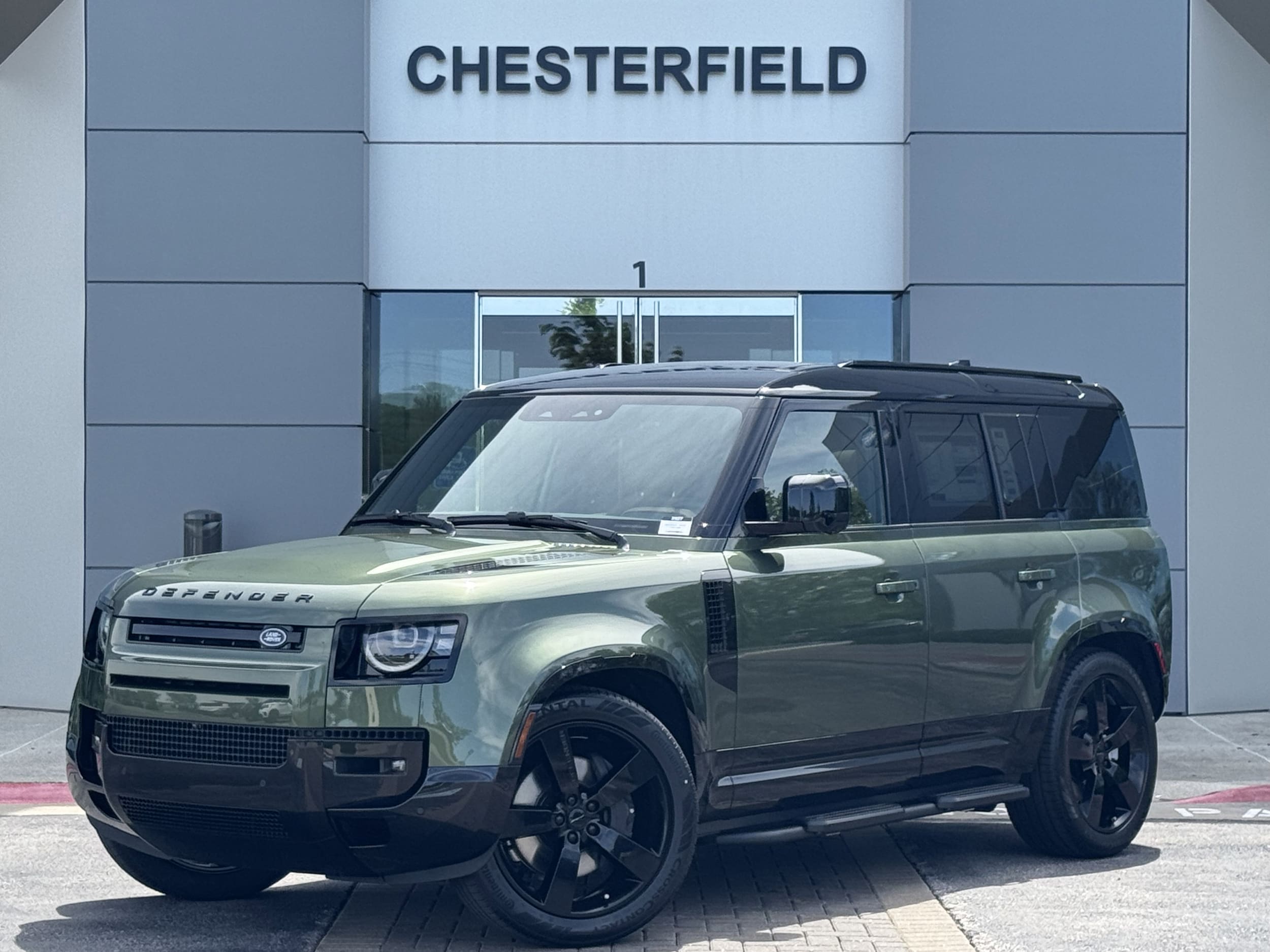 2026 Land Rover Defender 110 X-Dynamic SE P400's photo