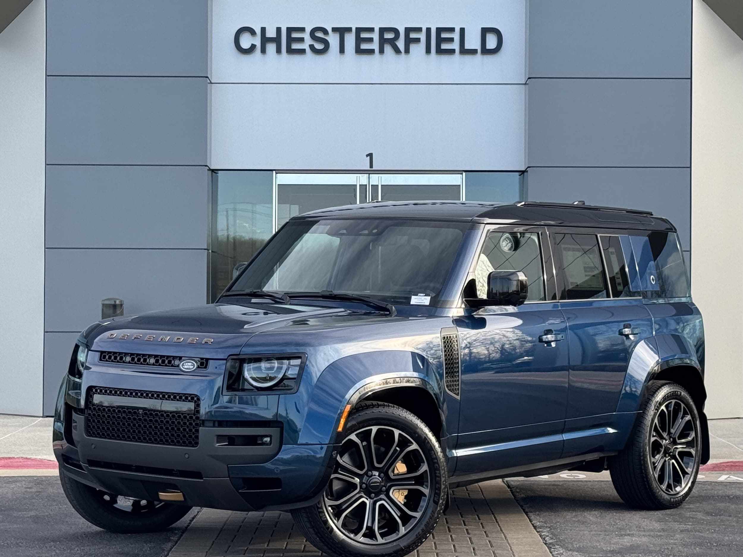 2026 Land Rover Defender 110 OCTA P635's photo
