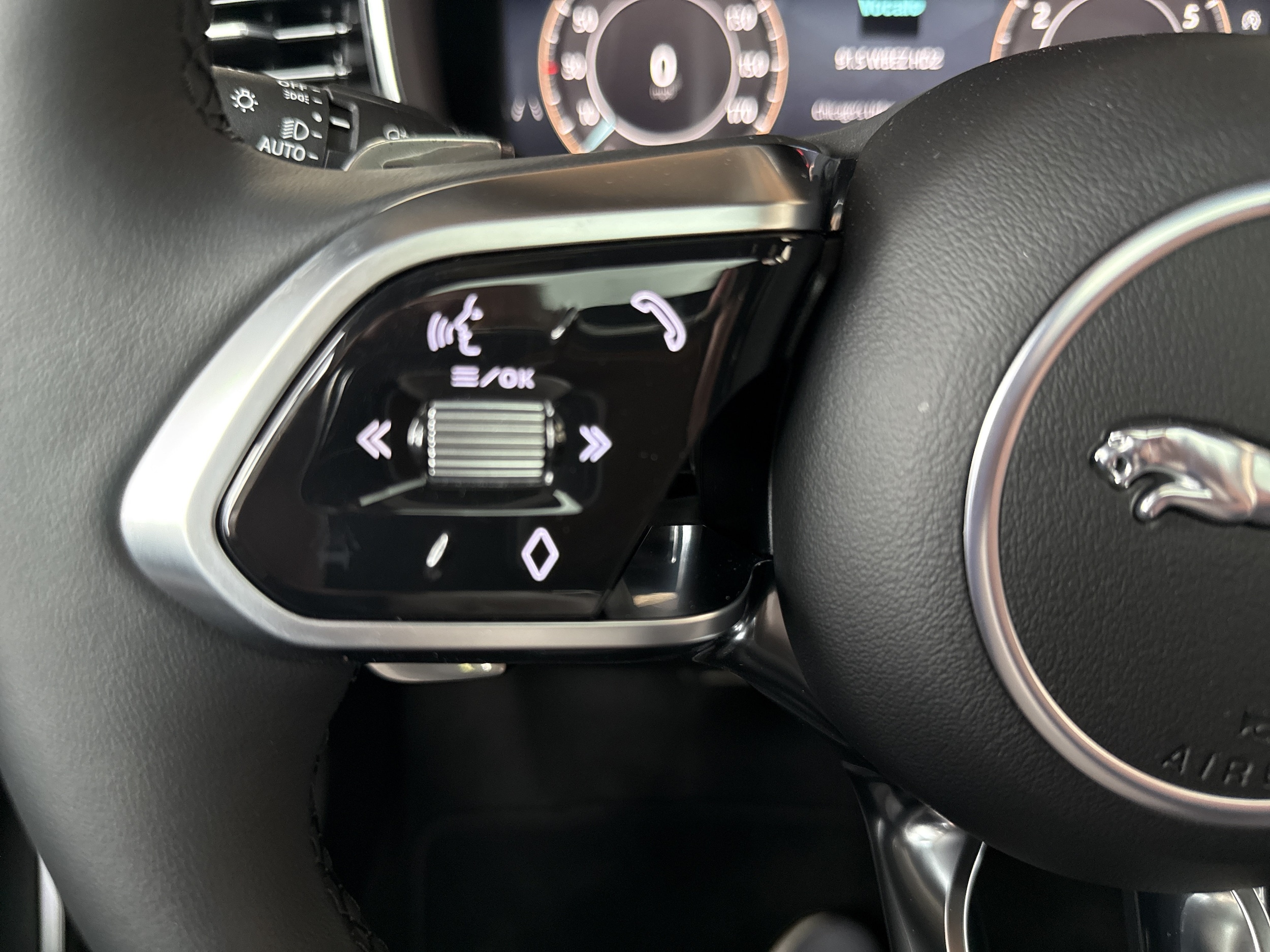 2024 Jaguar XF R-Dynamic SE - Photo 16