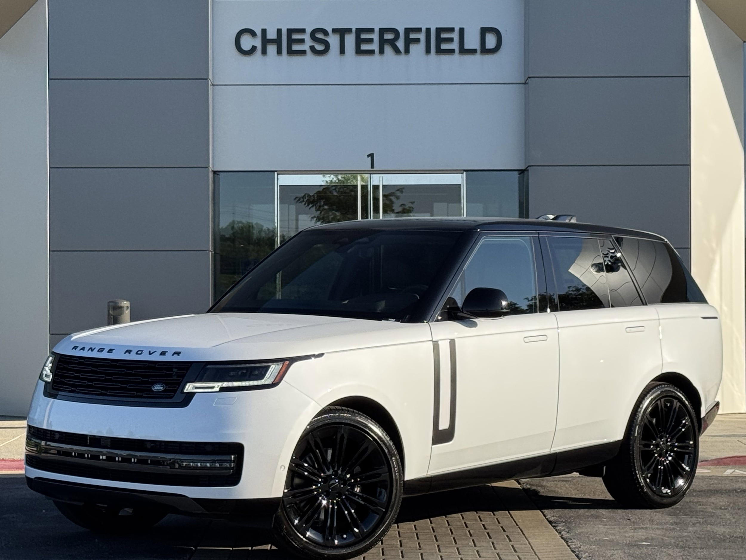 2026 Land Rover Range Rover 3.0 SE SWB's photo