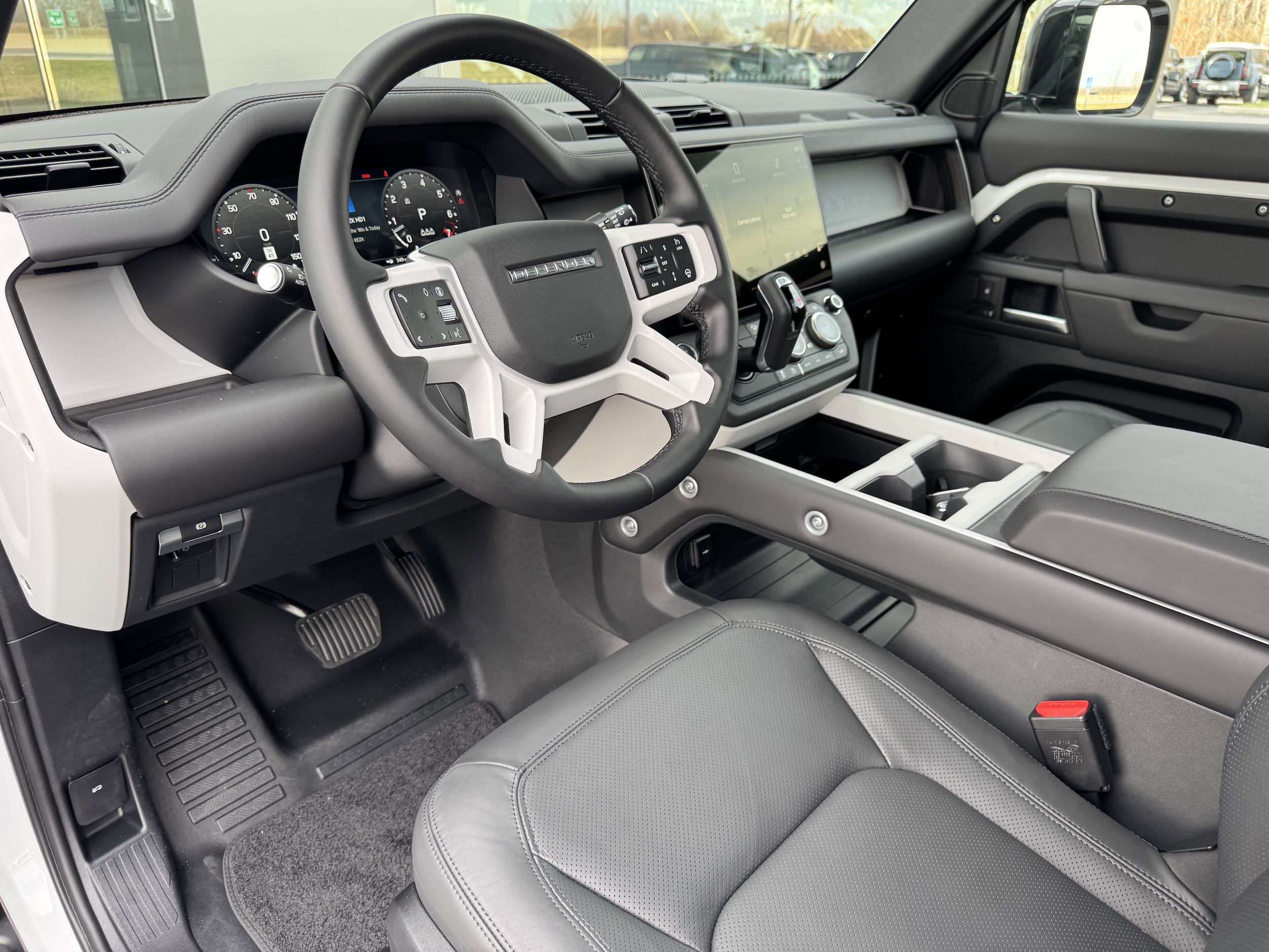 2026 Land Rover Defender X-Dynamic SE - Photo 13