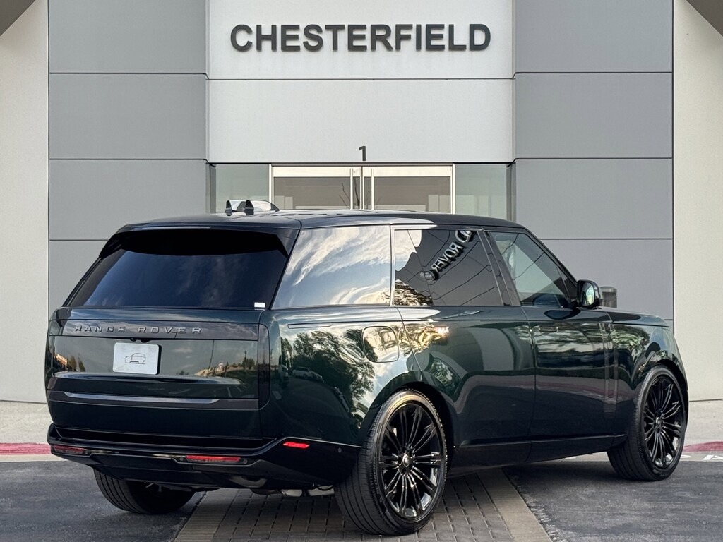 New 2025 Land Rover Range Rover SE SUV
