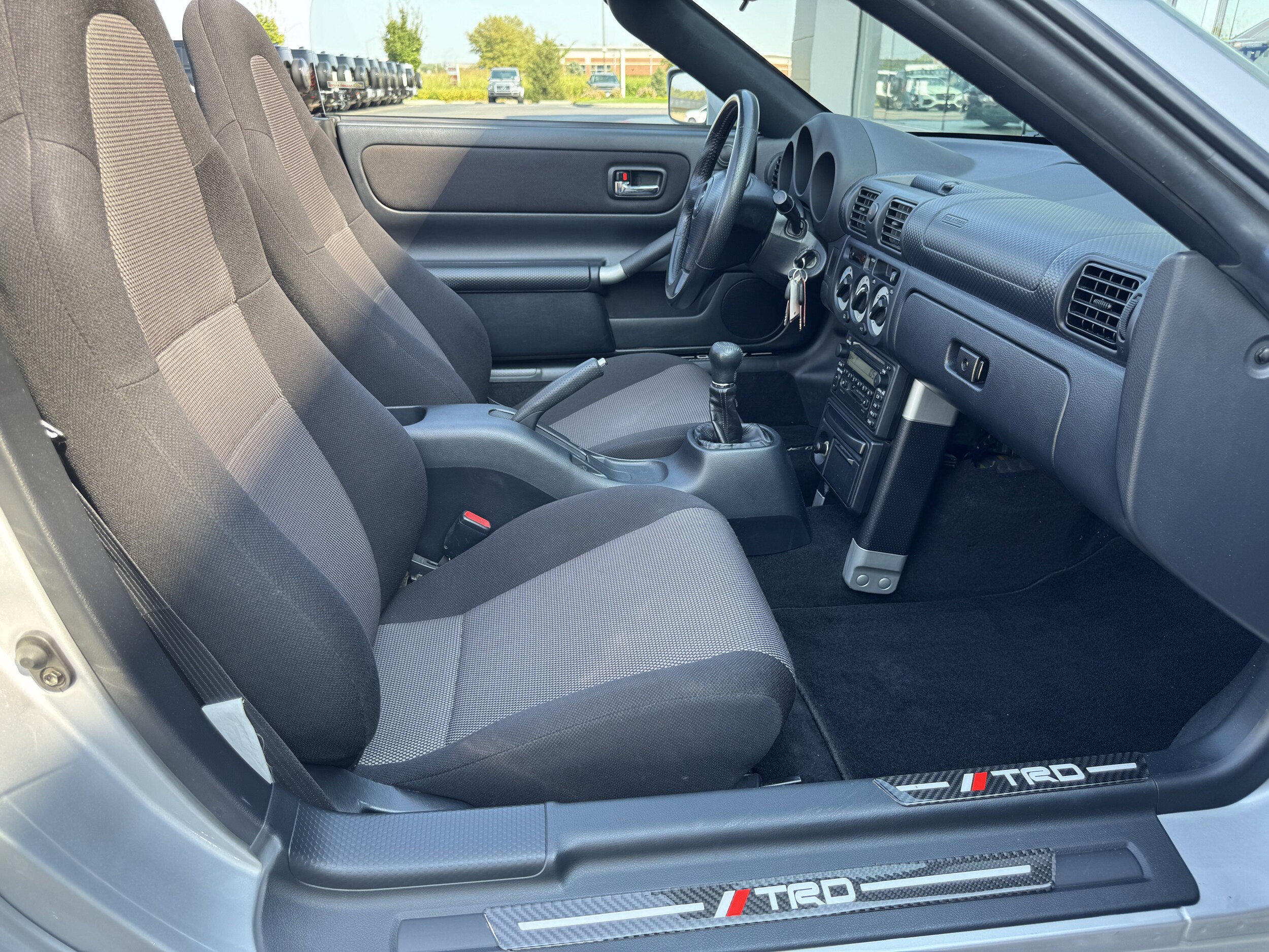 2000 Toyota MR2 Spyder photo 3