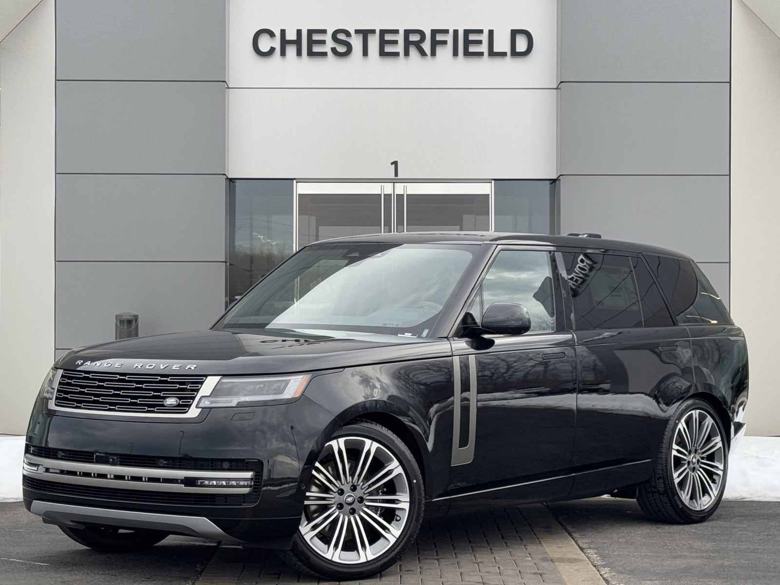 2025 Land Rover Range Rover SE's photo